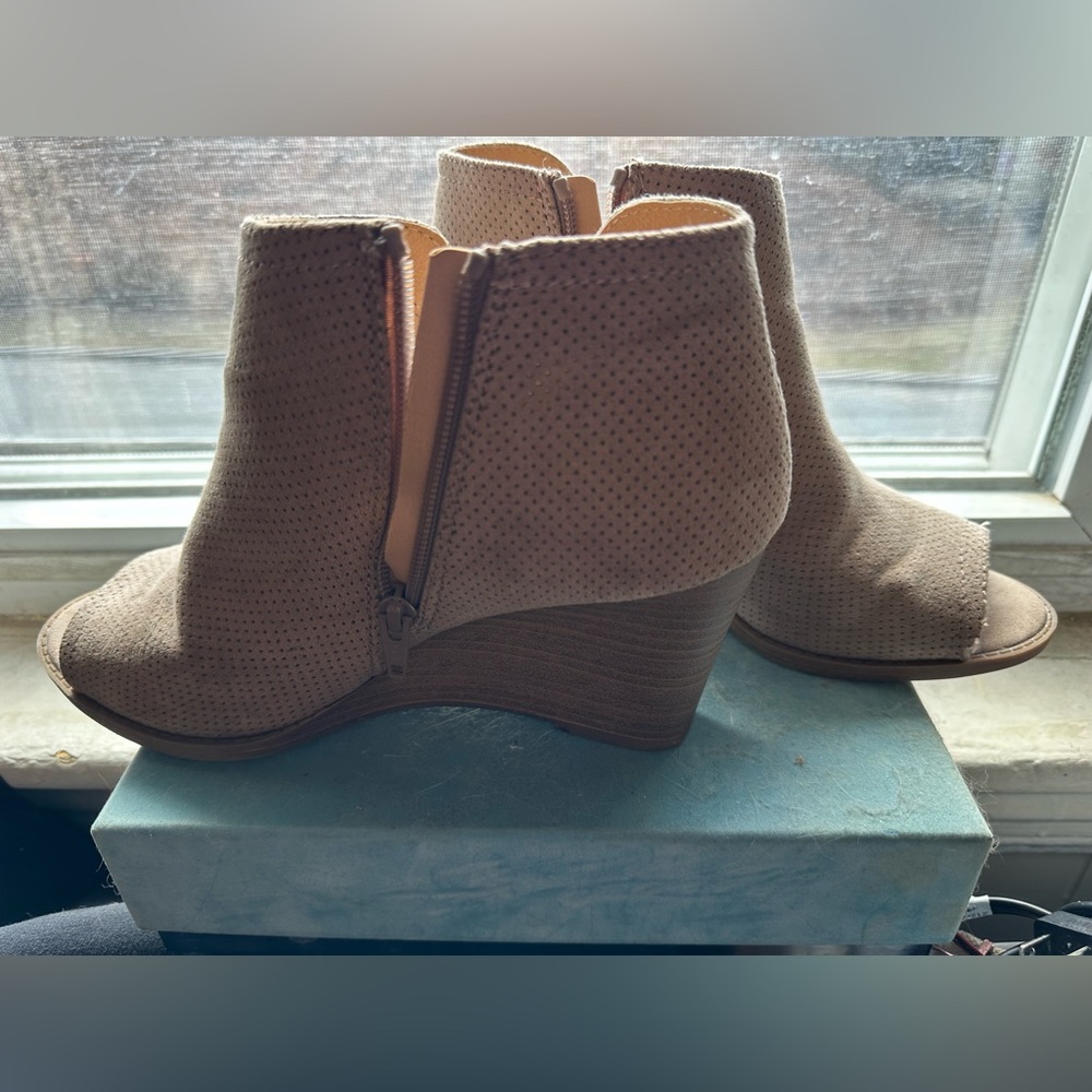 Wedges - Picture 2 of 5